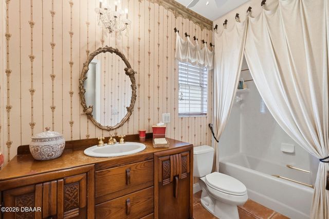 10 Magnolia Ln S, Ormond Beach, FL 32174