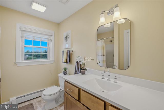 1131 KELLY ISLAND RD, Martinsburg, WV 25405