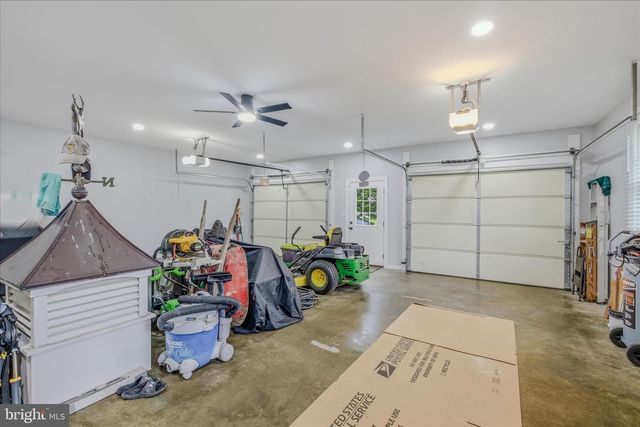 1131 KELLY ISLAND RD, Martinsburg, WV 25405