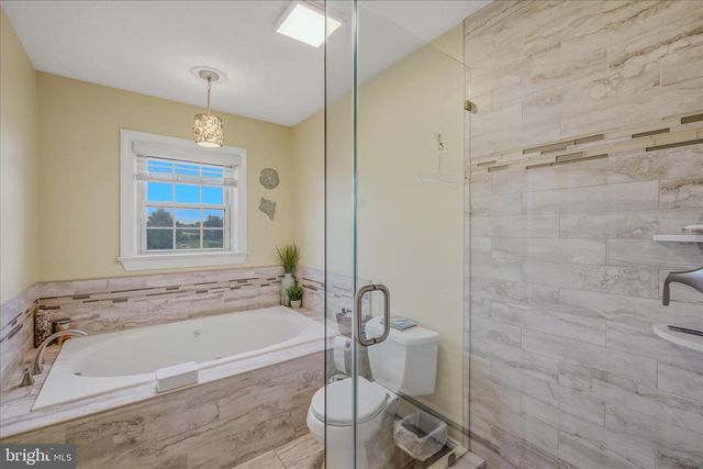 1131 KELLY ISLAND RD, Martinsburg, WV 25405
