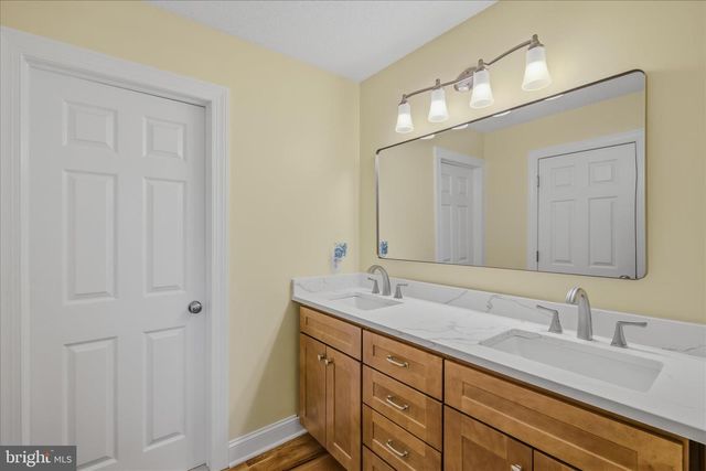 1131 KELLY ISLAND RD, Martinsburg, WV 25405