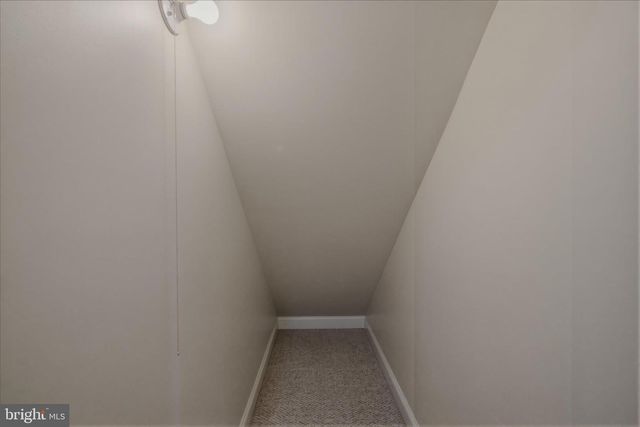 1131 KELLY ISLAND RD, Martinsburg, WV 25405