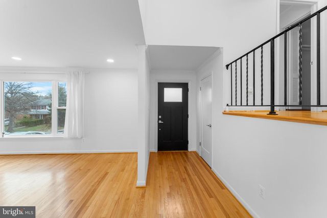 9410 LINDEN AVE, Bethesda, MD 20814