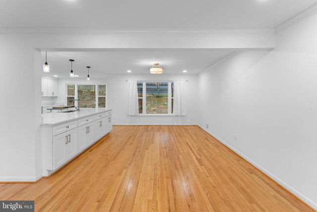 9410 LINDEN AVE, Bethesda, MD 20814