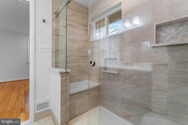 9410 LINDEN AVE, Bethesda, MD 20814