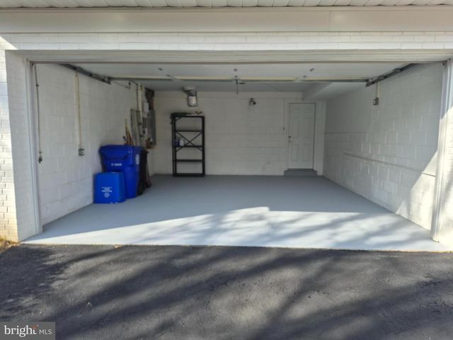 9410 LINDEN AVE, Bethesda, MD 20814