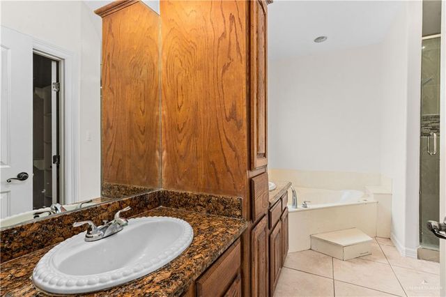 214 N 17th Street, Hidalgo, TX 78557