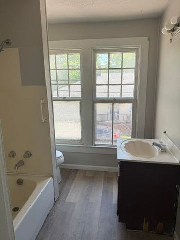 313 Holmes Street, Frankfort, KY 40601