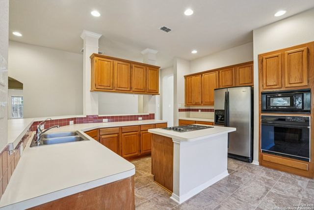 9403 Oakwood, San Antonio, TX 78254