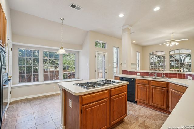 9403 Oakwood, San Antonio, TX 78254