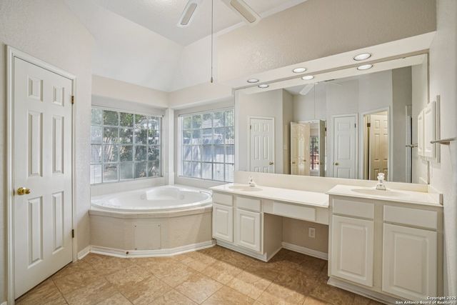 9403 Oakwood, San Antonio, TX 78254