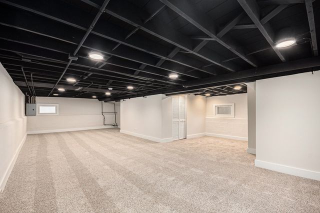 247 N West Road, Lombard, IL 60148