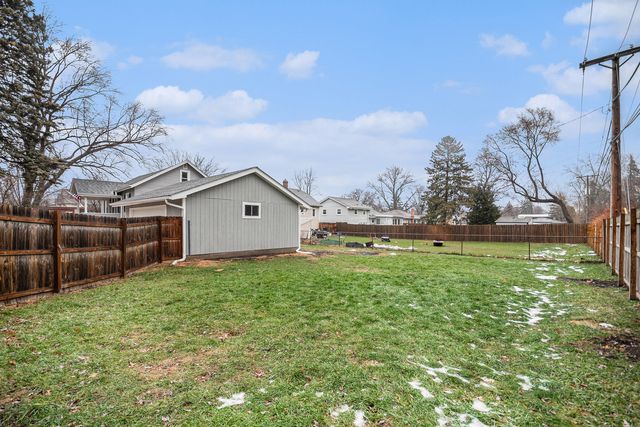 247 N West Road, Lombard, IL 60148