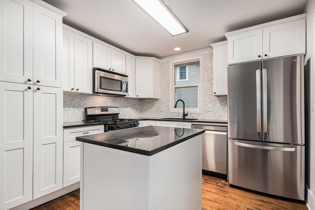 247 N West Road, Lombard, IL 60148