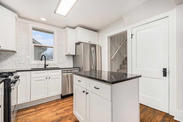 247 N West Road, Lombard, IL 60148