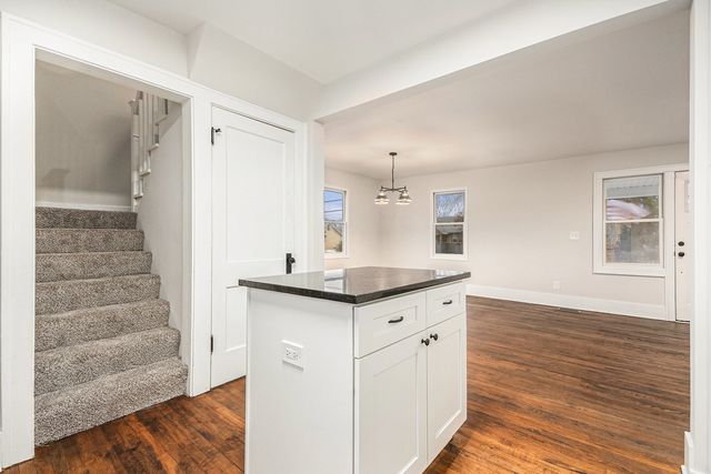 247 N West Road, Lombard, IL 60148