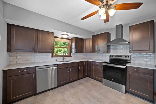 925 S 102nd STREET, West Allis, WI 53214