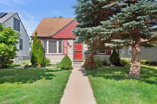 925 S 102nd STREET, West Allis, WI 53214