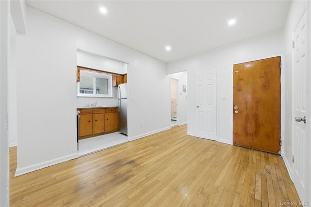 1012 E 233rd Street, Bronx, NY 10466