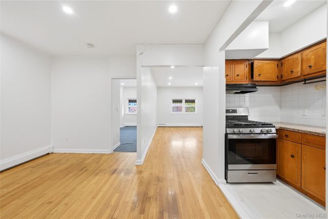 1012 E 233rd Street, Bronx, NY 10466