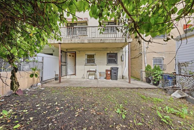 1012 E 233rd Street, Bronx, NY 10466