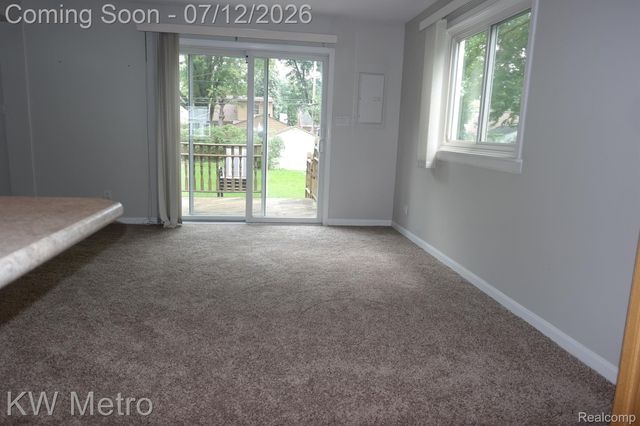 2930 N Connecticut Avenue, Royal Oak, MI 48073