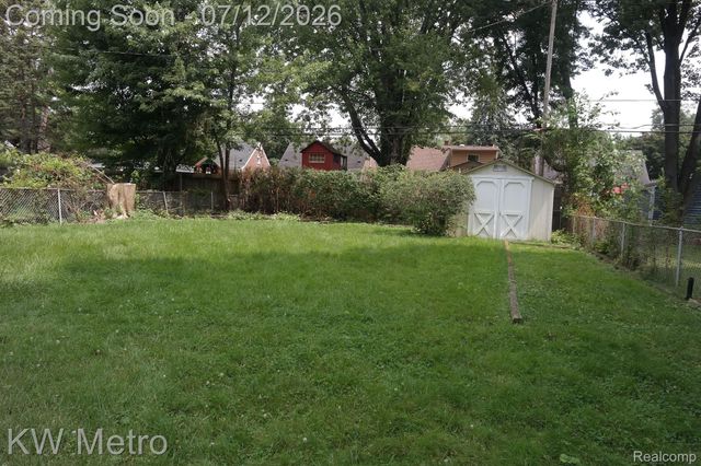 2930 N Connecticut Avenue, Royal Oak, MI 48073
