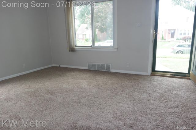 2930 N Connecticut Avenue, Royal Oak, MI 48073