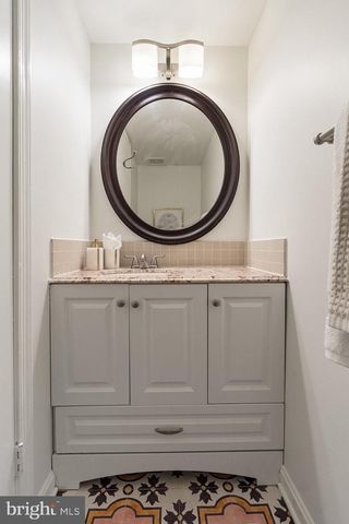 1009 N VAN DORN ST N, Alexandria, VA 22304