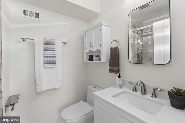 1009 N VAN DORN ST N, Alexandria, VA 22304