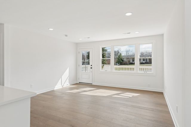 103 Peninsula Park Dr, Hendersonville, TN 37075