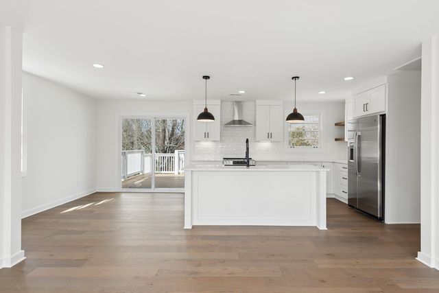 103 Peninsula Park Dr, Hendersonville, TN 37075