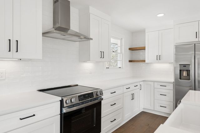 103 Peninsula Park Dr, Hendersonville, TN 37075