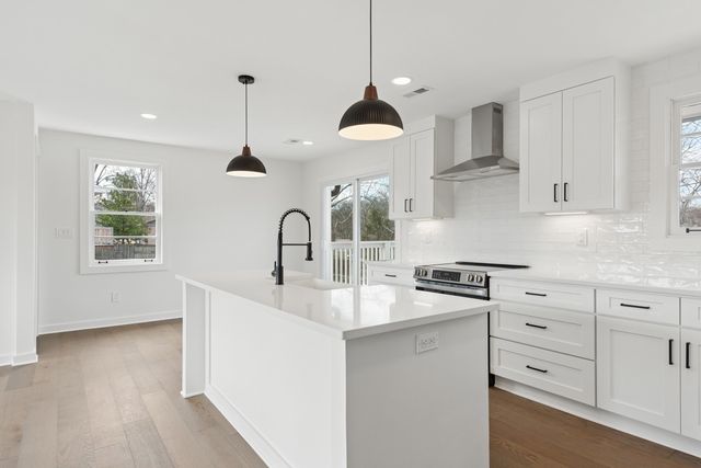 103 Peninsula Park Dr, Hendersonville, TN 37075