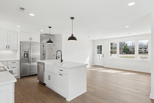 103 Peninsula Park Dr, Hendersonville, TN 37075