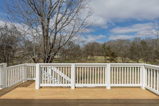 103 Peninsula Park Dr, Hendersonville, TN 37075