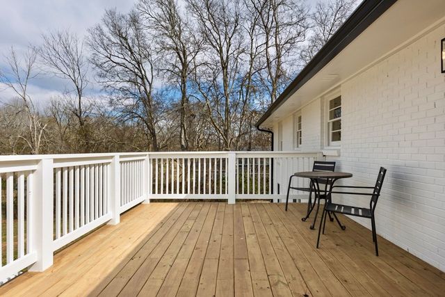 103 Peninsula Park Dr, Hendersonville, TN 37075