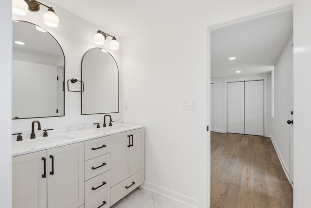 103 Peninsula Park Dr, Hendersonville, TN 37075