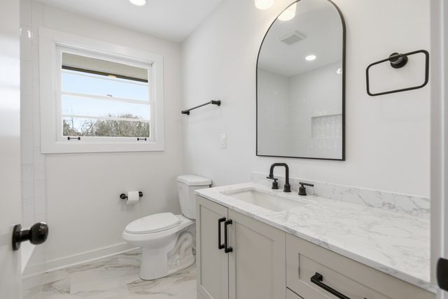 103 Peninsula Park Dr, Hendersonville, TN 37075