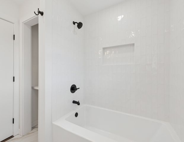 103 Peninsula Park Dr, Hendersonville, TN 37075