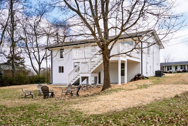 103 Peninsula Park Dr, Hendersonville, TN 37075