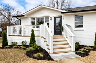 103 Peninsula Park Dr, Hendersonville, TN 37075