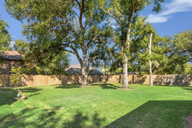 1441 Bingle Road, Spring Valley Village, TX 77055