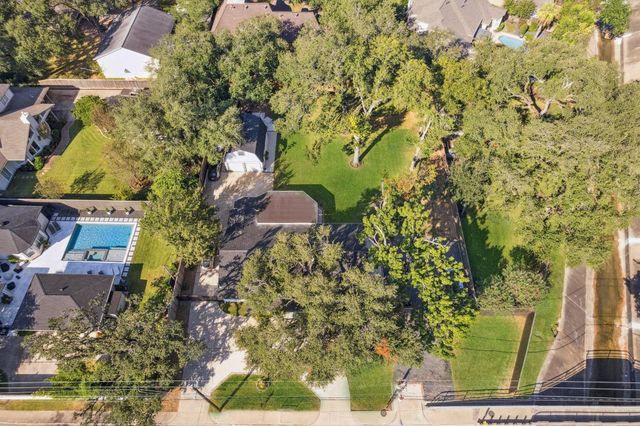 1441 Bingle Road, Spring Valley Village, TX 77055