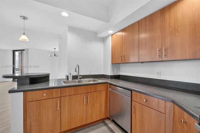 100 N Federal Hwy 643, Fort Lauderdale, FL 33301