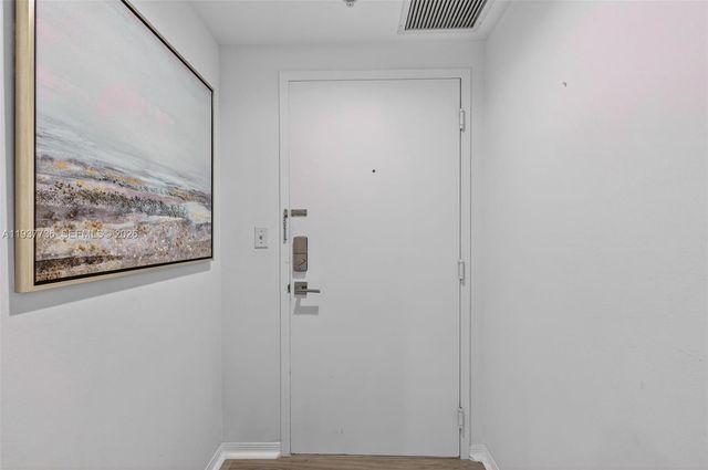 100 N Federal Hwy 643, Fort Lauderdale, FL 33301