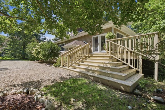 9737 Union Pier Road, Chikaming Twp, MI 49129