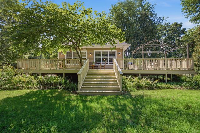 9737 Union Pier Road, Chikaming Twp, MI 49129