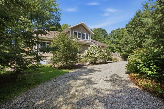9737 Union Pier Road, Chikaming Twp, MI 49129