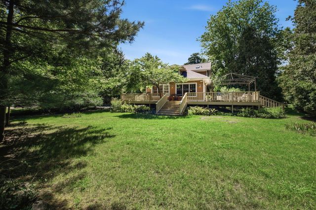9737 Union Pier Road, Chikaming Twp, MI 49129